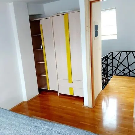 Urban Escape Chic Apartment *