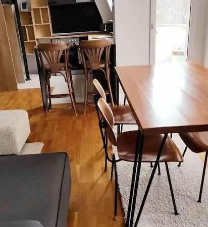 Urban Escape Chic Apartment *